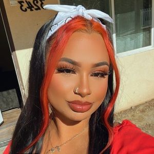 Meet your Posher, Kiana